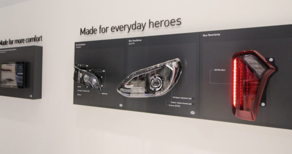Hüppmeier Marketing und Design GmbH - Referenz - Messedesign - Hella IAA 2016 - 2