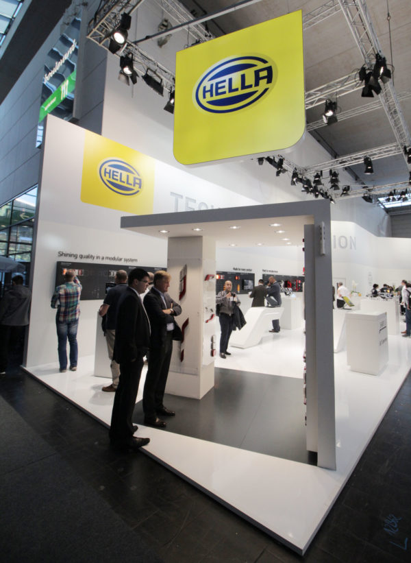 Hüppmeier Marketing und Design GmbH - Referenz - Messedesign - Hella IAA 2016 - 4