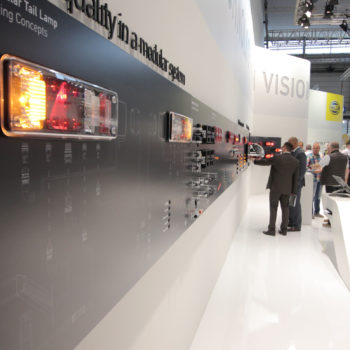 Hüppmeier Marketing und Design GmbH - Referenz - Messedesign - Hella IAA 2016 - 7
