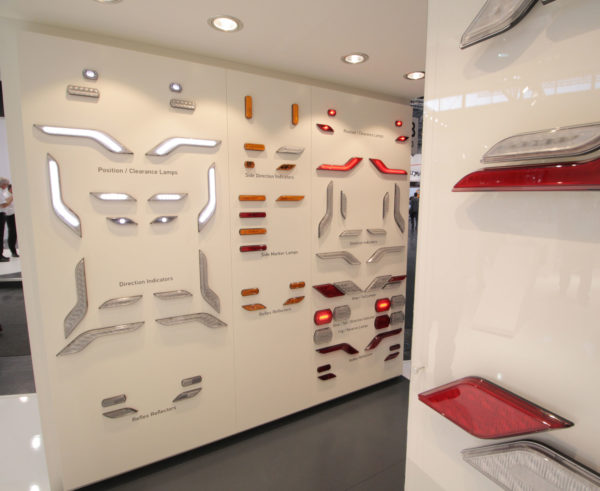 Hüppmeier Marketing und Design GmbH - Referenz - Messedesign - Hella IAA 2016 - 8
